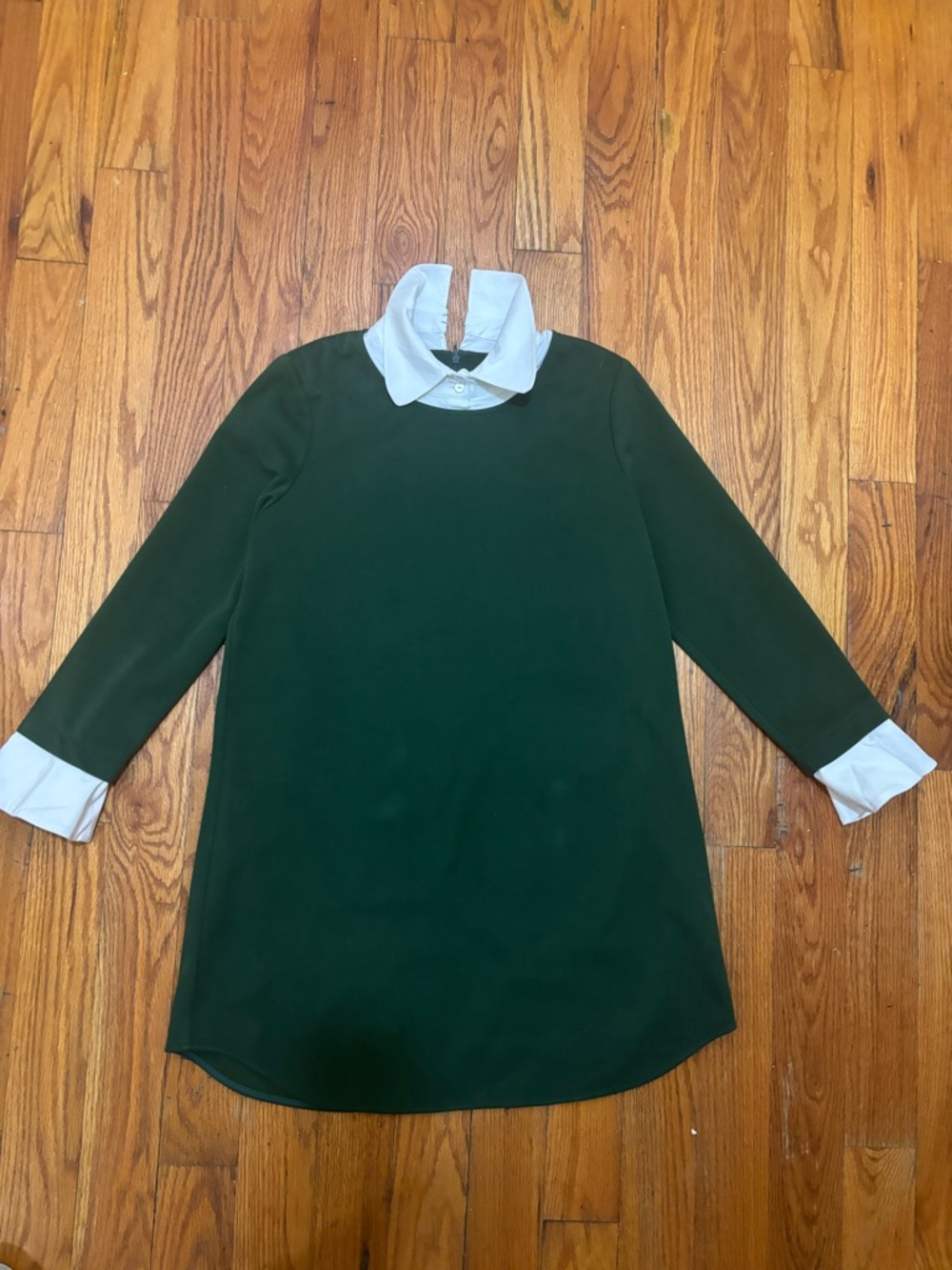 Tuckernuck green dress with white collar and cuffs. Size L #dress #luxury